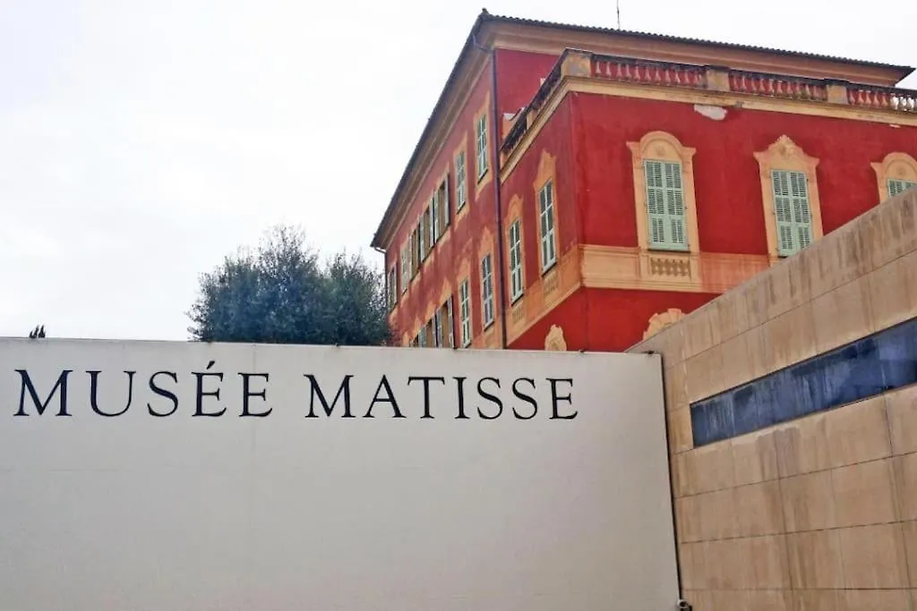 Luxury Apartment On Promenade Des Anglais In Nice