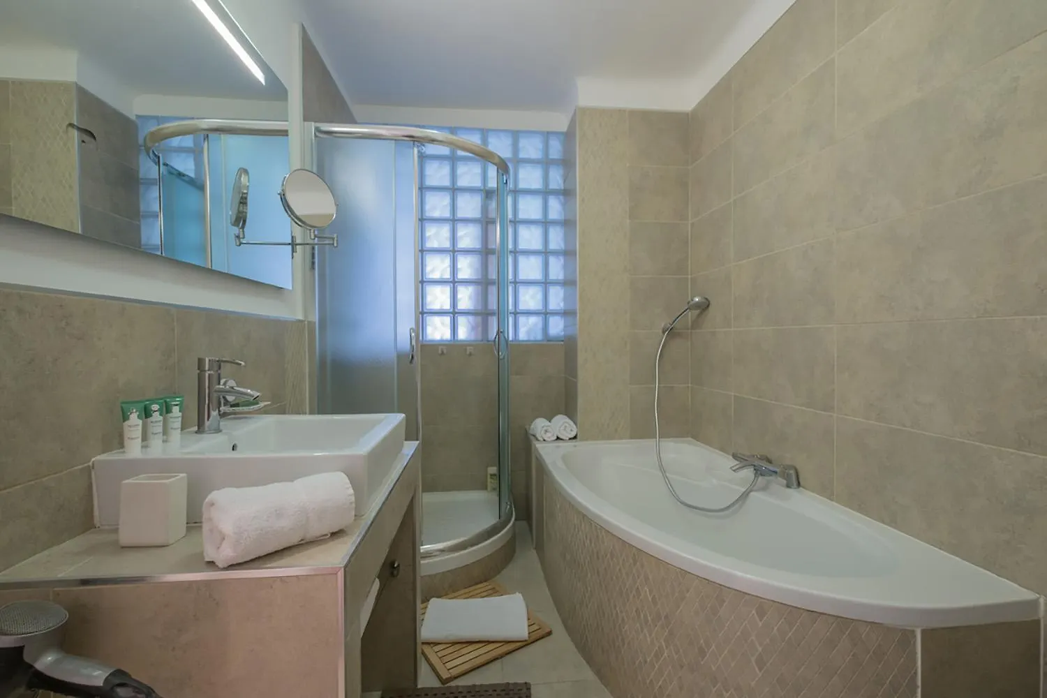 Luxury Apartment On Promenade Des Anglais In Nice